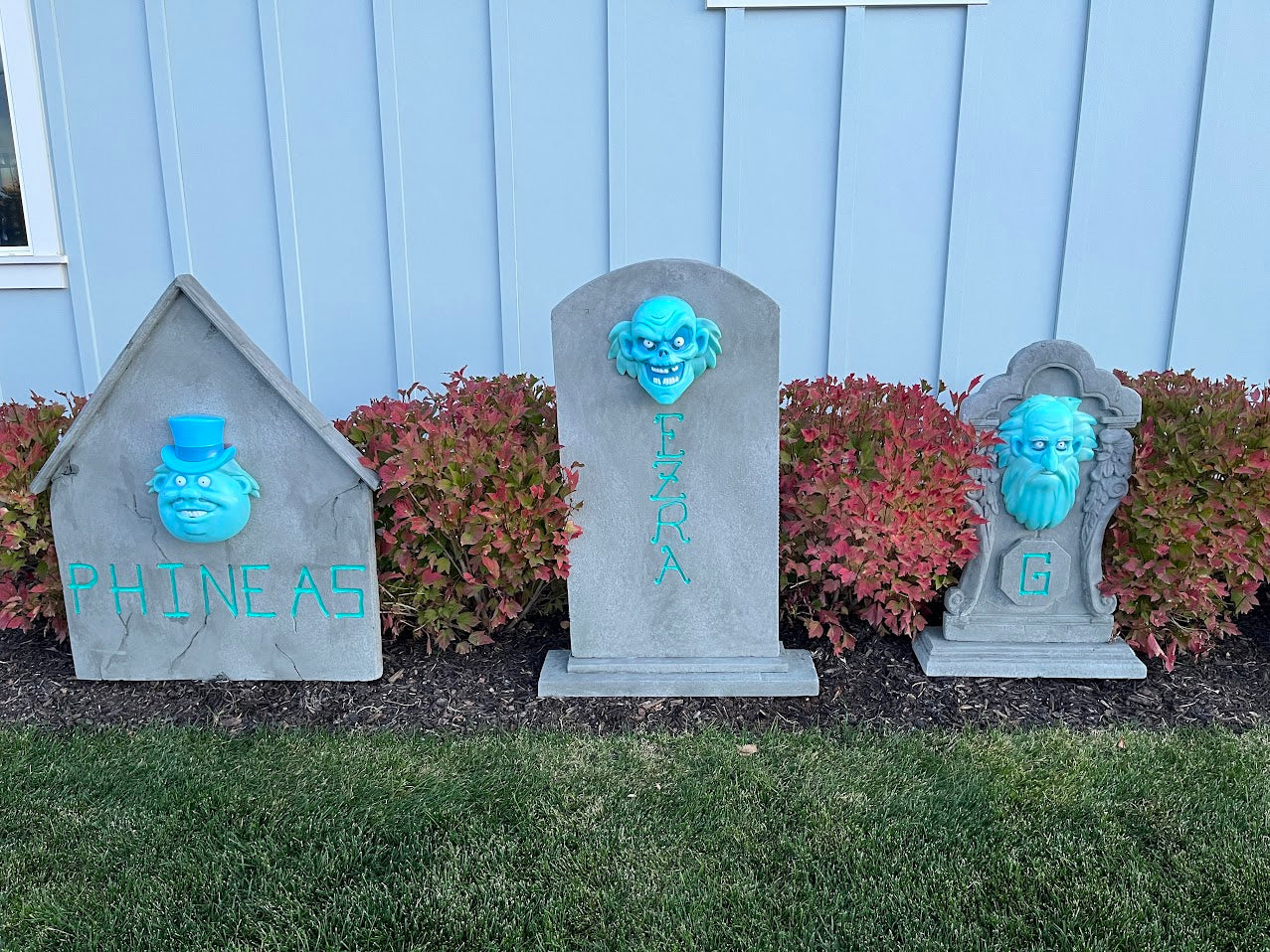 HM Hitchhiking Ghost Tombstones