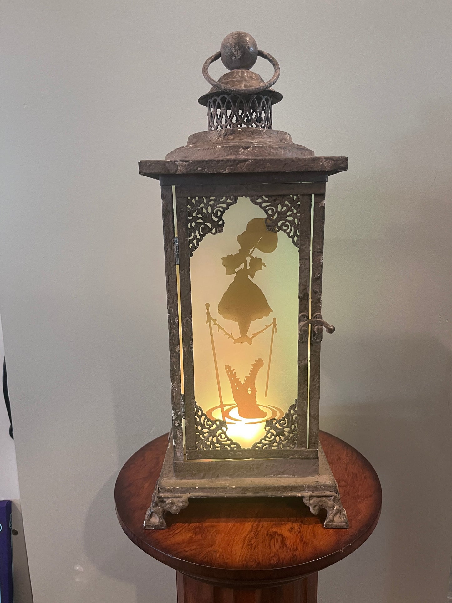 Haunted Mansion Stretching Portraits Lantern