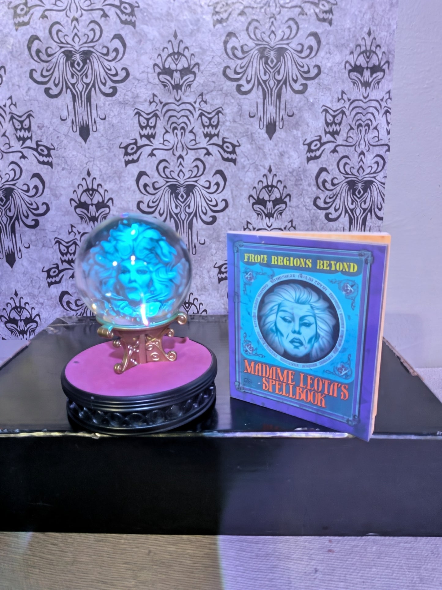 The Haunted Mansion: Madame Leota Crystal Ball: With light and sound