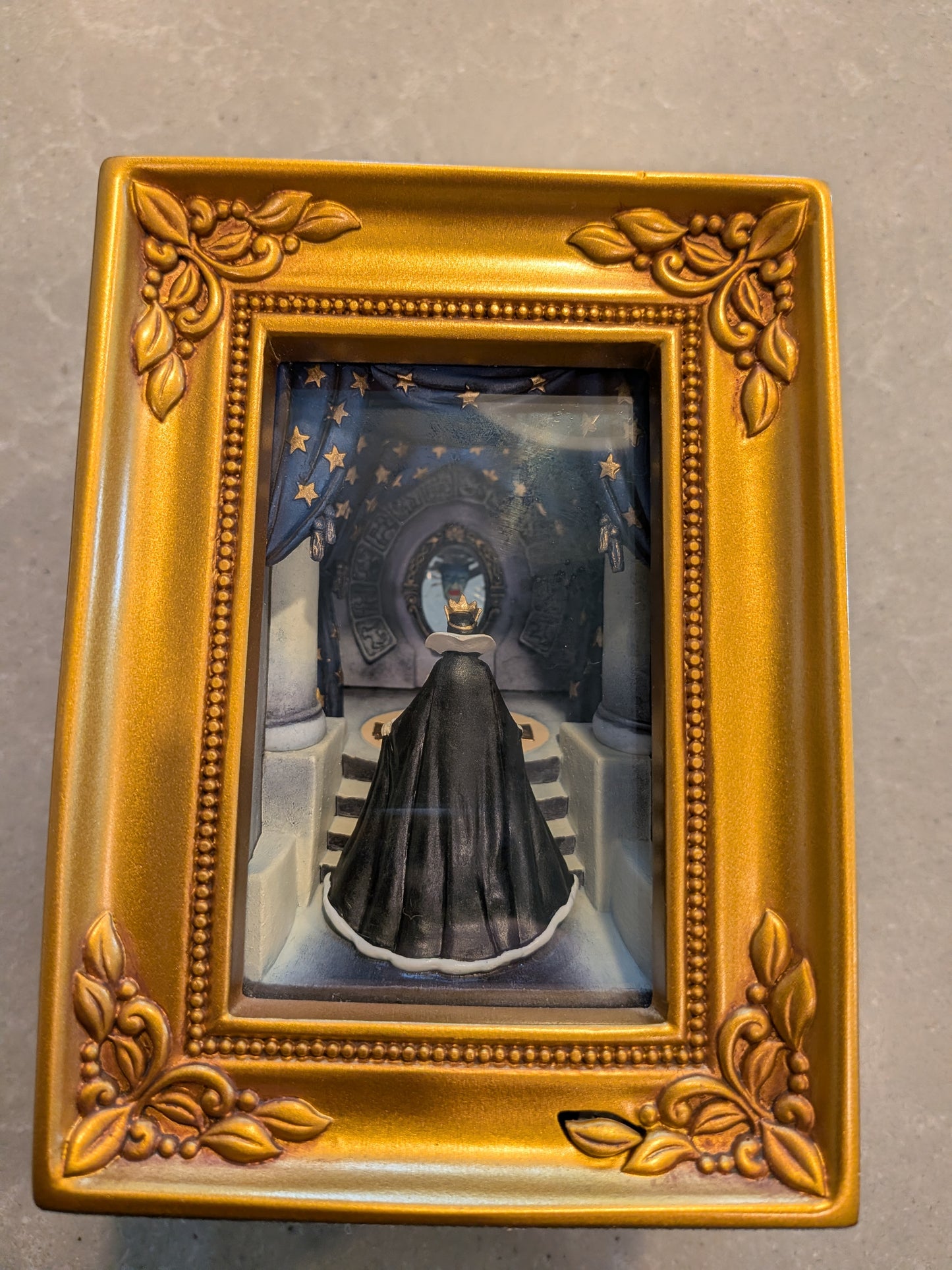 Gallery of Light - Snow White - Evil Queen at the Mirror
